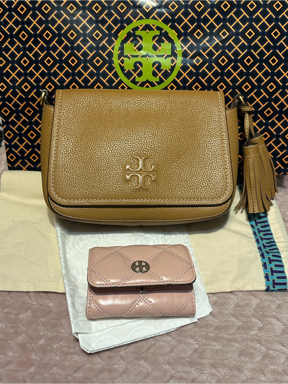 Tory Burch Thea Crossbody  Bag and wallet